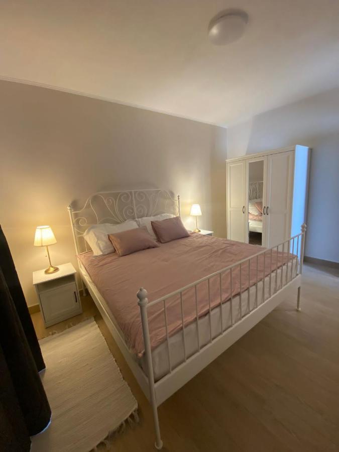 Apartmani Cvita Nevidane Екстер'єр фото
